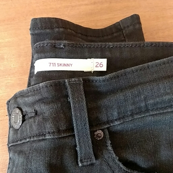 Ripped Black 711 Levi Skinny Jeans - Picture 3 of 4